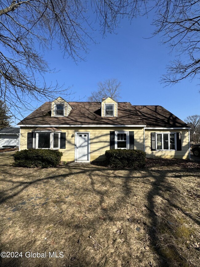 Photo - 1104 Outer Dr House