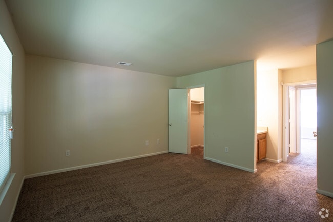 2BR,1.5BA,-1150SF