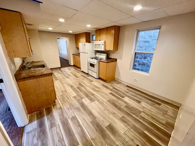 2146 W Huron St Unit 1