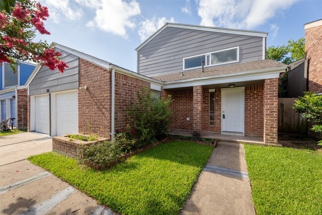 Photo - 11111 Midhurst Dr