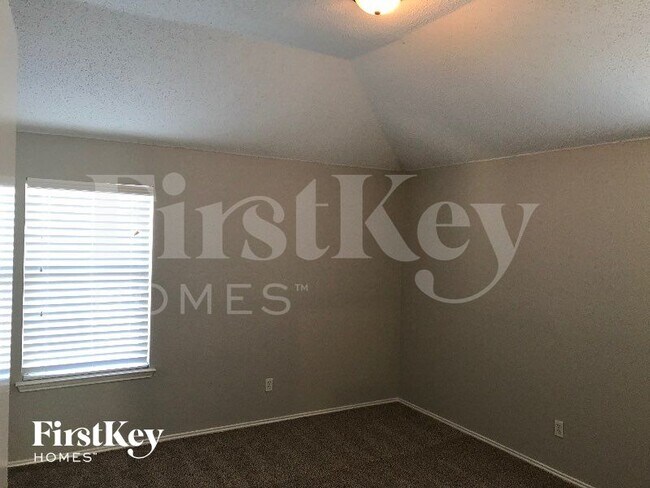 Photo - 4817 Palm Ridge Dr