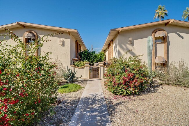 Photo - Prime Location - 2-bedroom, 1.5-bath townhome in Central Scottsdale! Unit 2