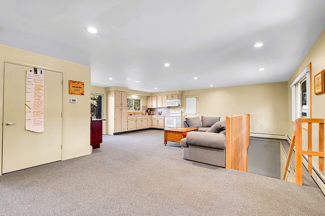 Photo - 27927 Circle Dr