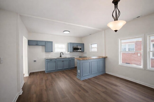 Photo - 4313 Wallace St