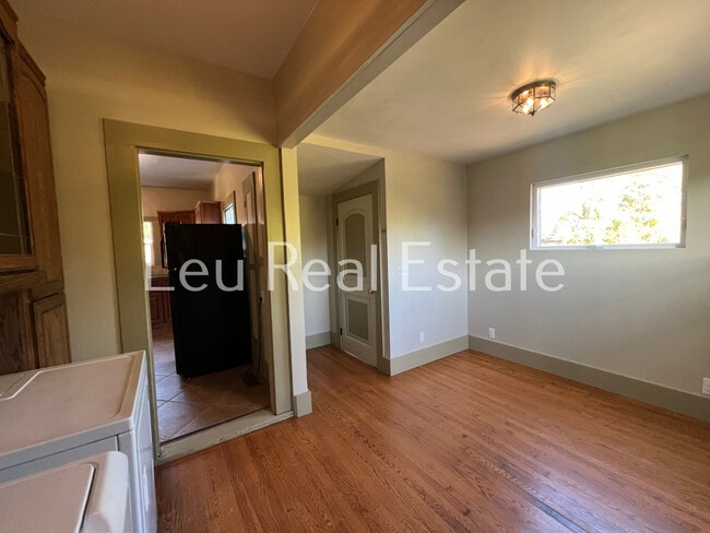 Photo - 3833 35th St