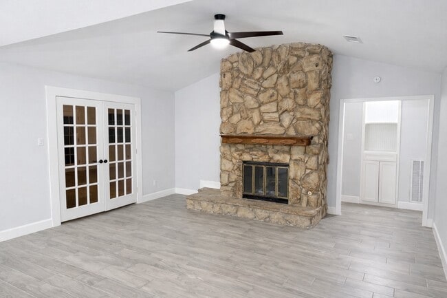 Photo - 313 Sycamore St