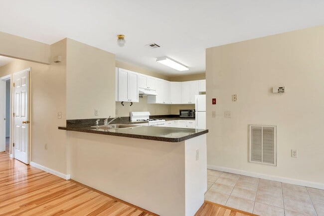 Photo - 527 M.L.K. Drive