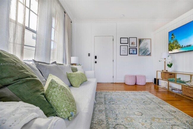 Photo - 1611 Michigan Ave Unit 17