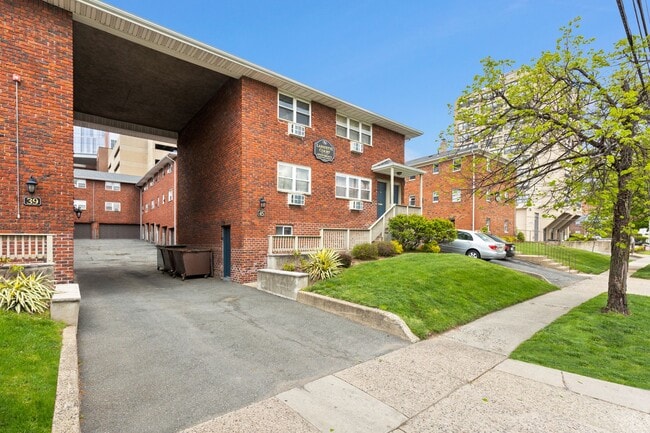 Building Photo - 39-45 1st St