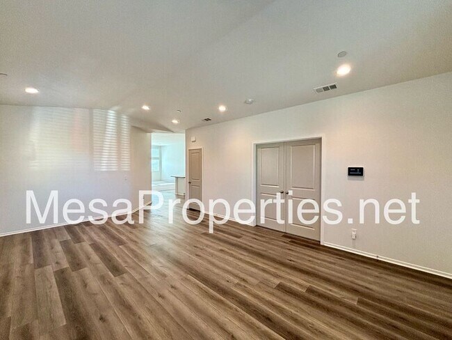 Photo - 15387 Patton St