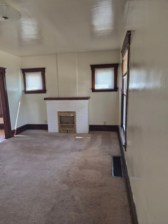 Photo - 2227 6th St NW