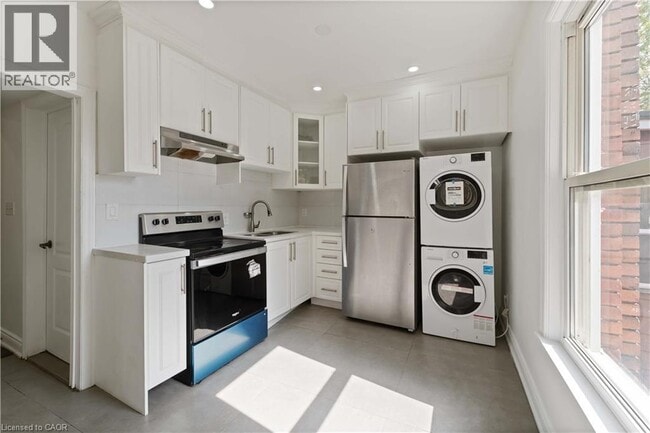 Photo - 934 Barton St E Unit 2