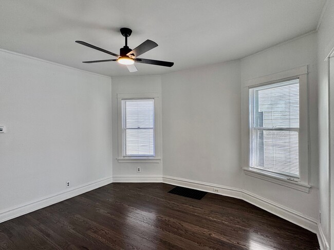 2047 N Lavergne Ave Unit 1