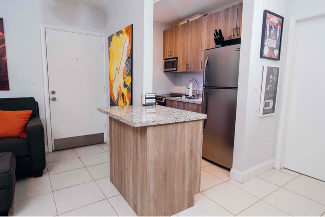 Photo - 7901 SW 64th Ave Unidad 6