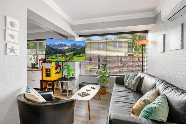 Photo - 2625 NE 13th Ct Unit 7