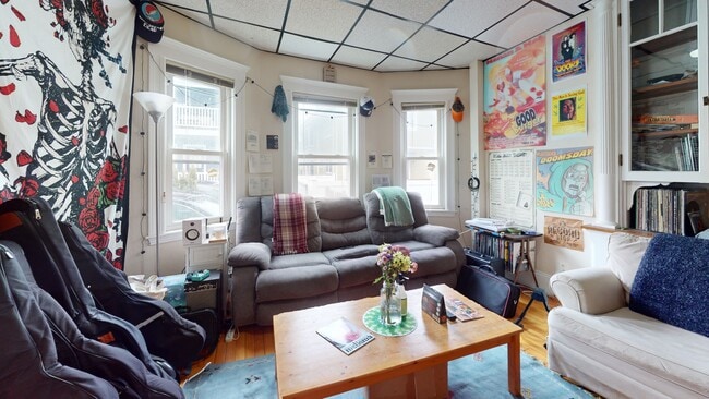 Building Photo - 6 Bailey St Unit 1