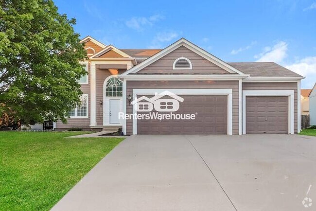 Building Photo - 5 Bed 3.5 Bath in Olathe!  Available NOW!! Rental