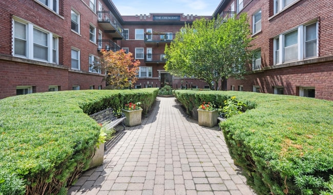 Photo - 845 W Belle Plaine Ave Unit 1W