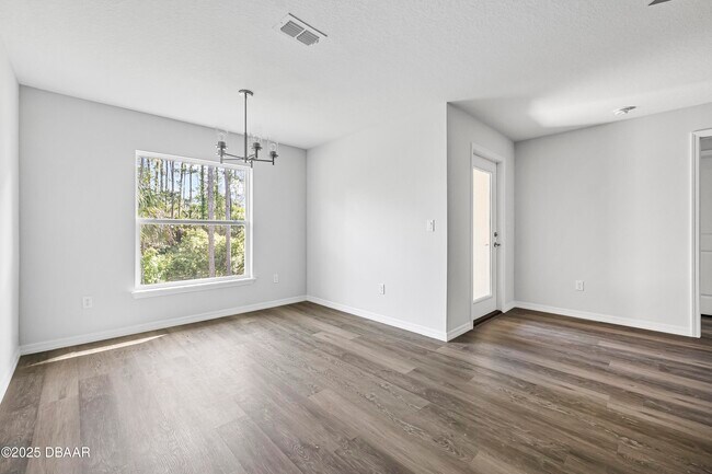 Photo - 43 Pony Express Dr