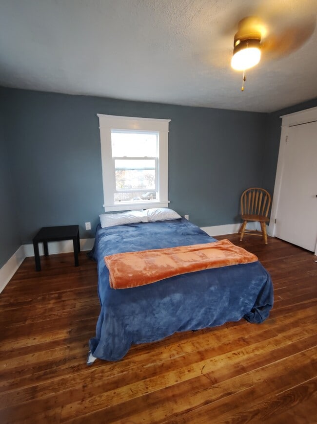 Photo - 1128 Portage Ave Unit Sharehome 1 bdrm/priv 1ba