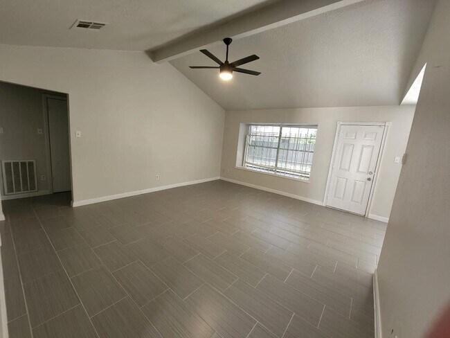 Photo - 4865 Beechaven St