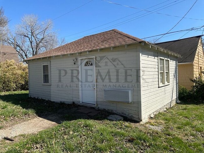 Photo - Studio HOUSE No Shared walls -1611 S Northern Blvd #B Independence - - Rent $750
