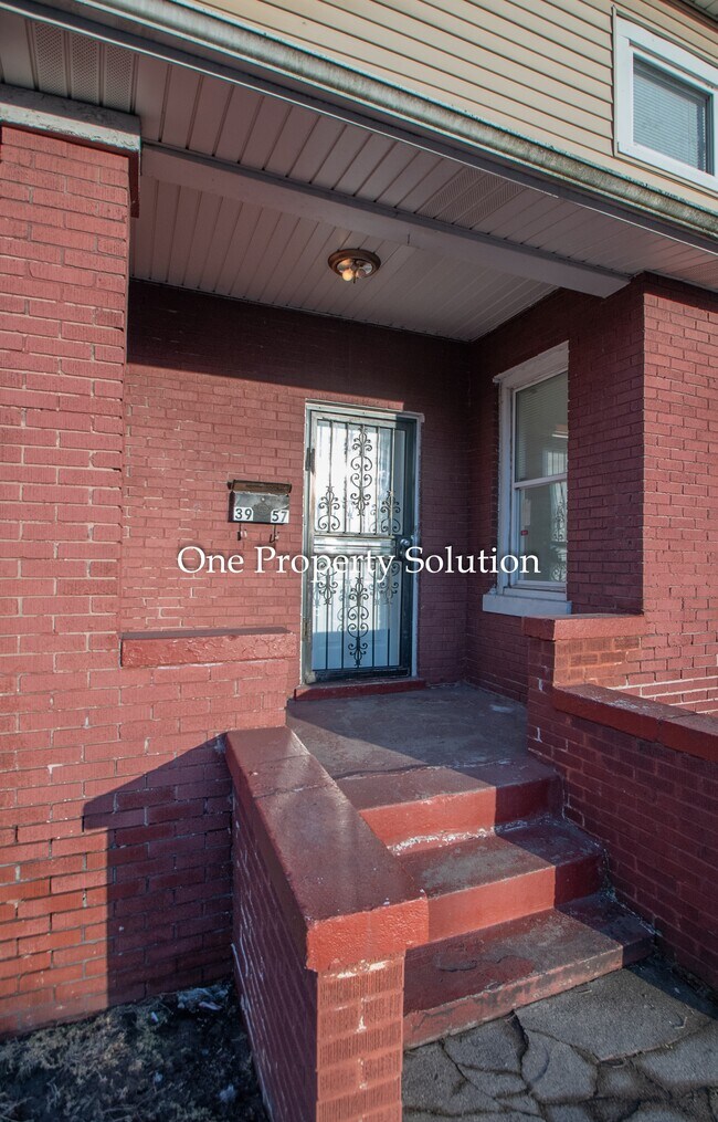 Photo - 3957 Maryland St