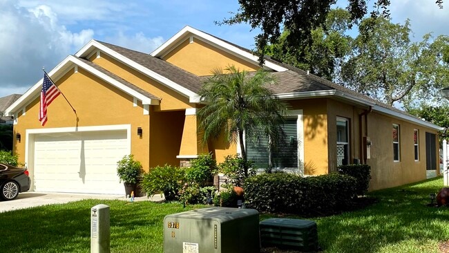 412 Waterside Cir
