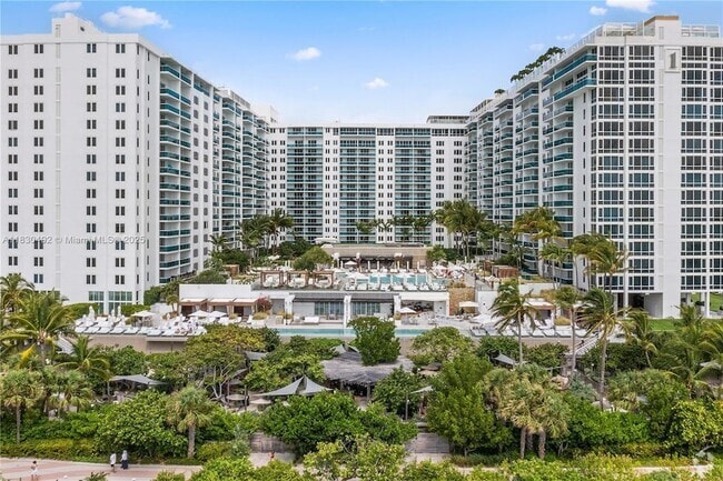 Building Photo - 2301 Collins Ave Unit 523 Rental