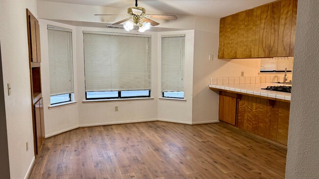 Photo - 2423 Knowlwood Dr