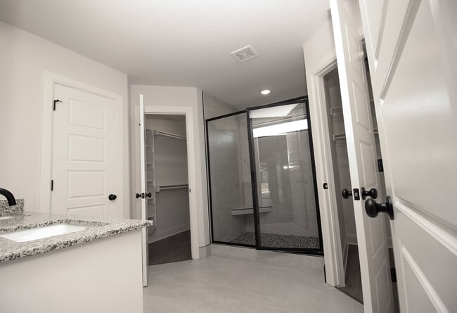 Photo - 1121 Monarch Rd