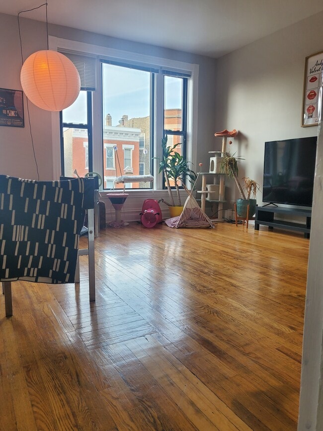 Photo - 2511 W Augusta Blvd Unidad 2F