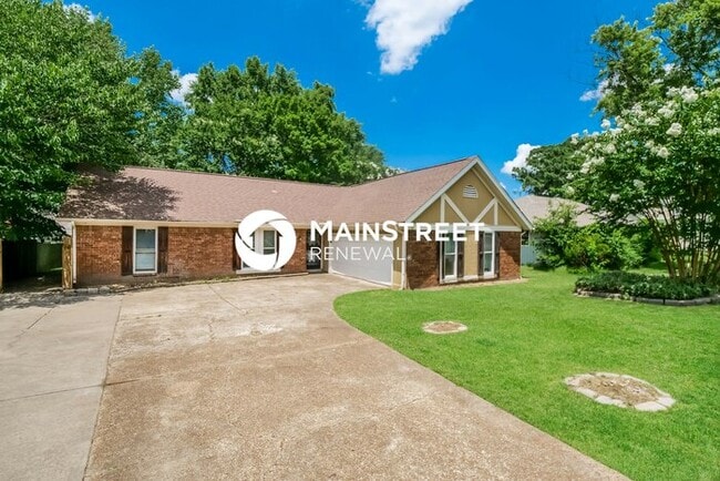 3 Bedroom Pet-Friendly Home in Cordova, TN with Main Street Renewal