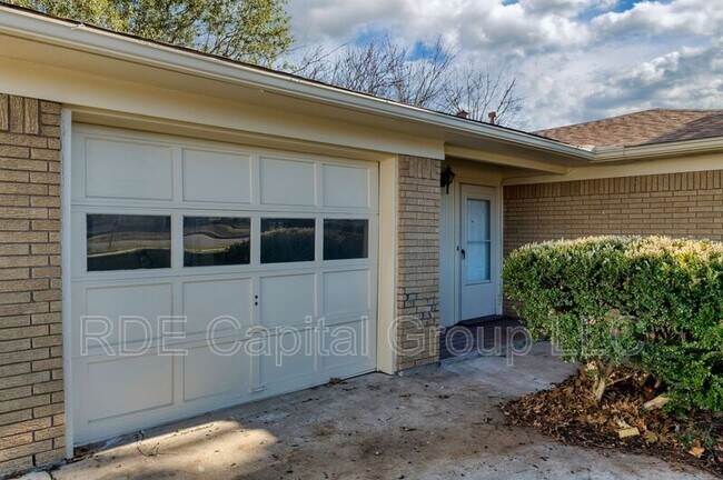 Photo - 502 Brown St