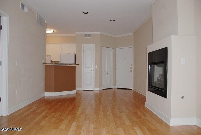 Photo - 1701 E Colter St Unidad 368
