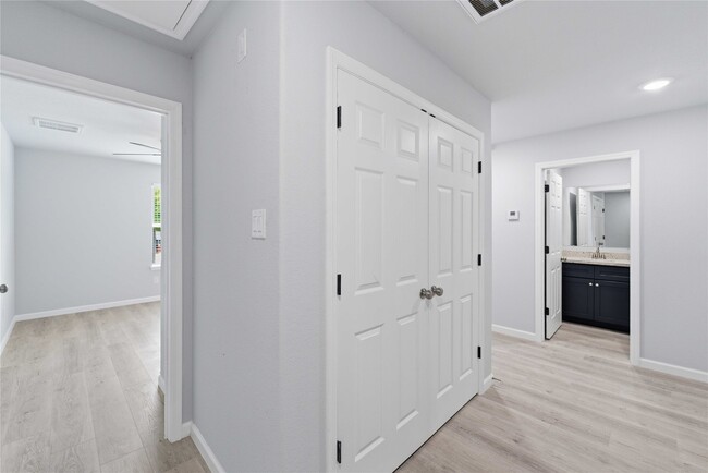 6803 Loma Vista St