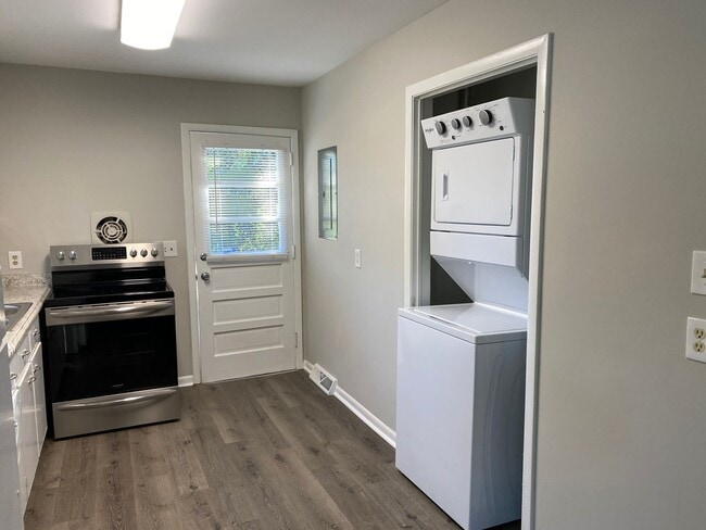 Building Photo - 2312 Taylor St Unit 2314 Rental