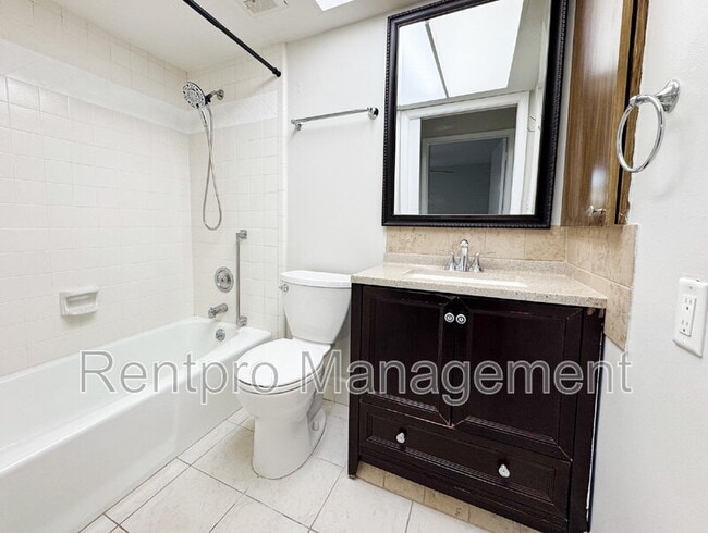 2417 Magdalina Dr Unidad C