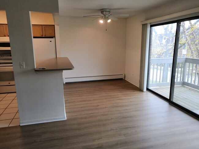 Photo - 249 W Ct of Shorewood Unit 2B