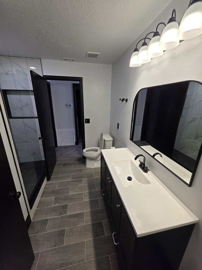 Photo - 5626 Andrea St