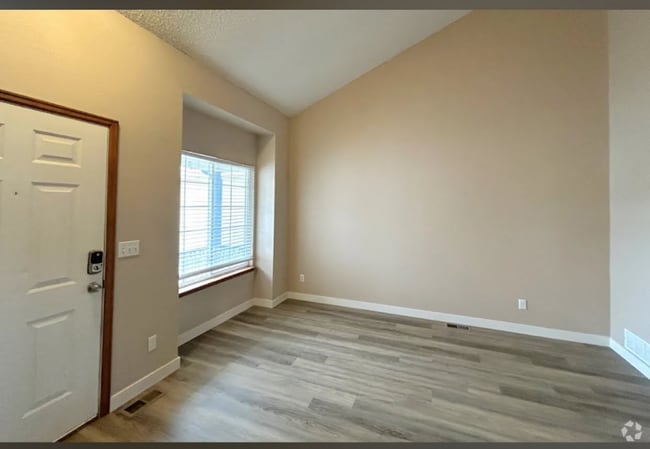Building Photo - 10050 Shoshone Way Rental