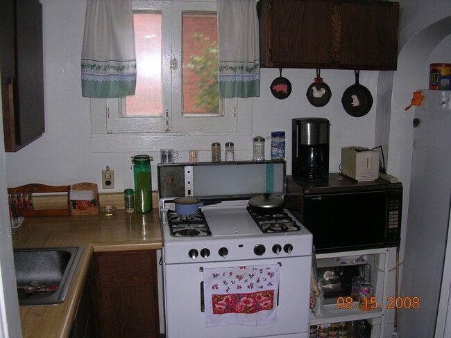 Kitchen - 228 Green St Unidad B
