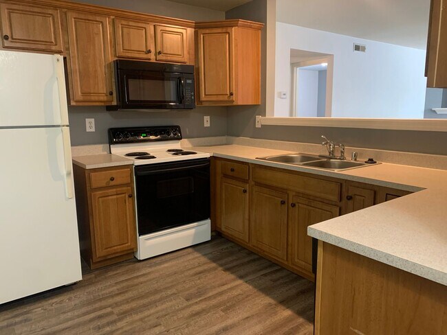 1038 Brent St Unit 100
