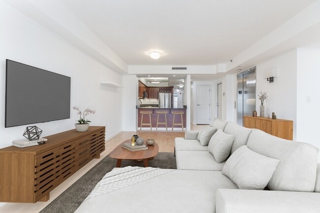 Photo - 910 Beacon St Unit 4R