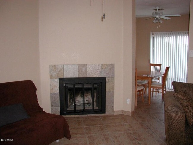 Photo - 1601 N Saba St
