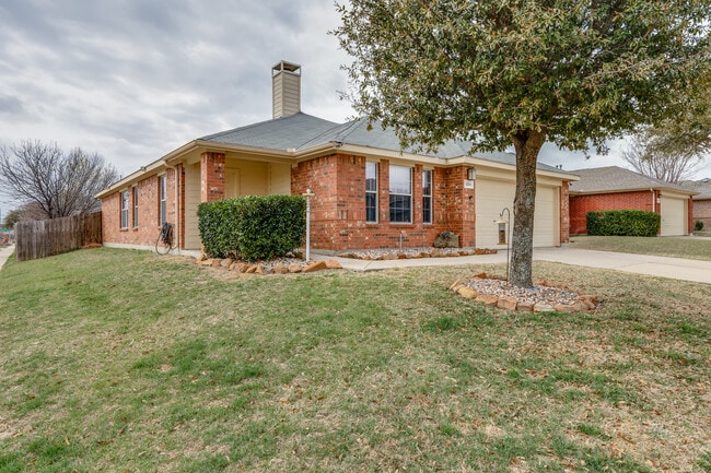 Photo - 1201 Roping Reins Way