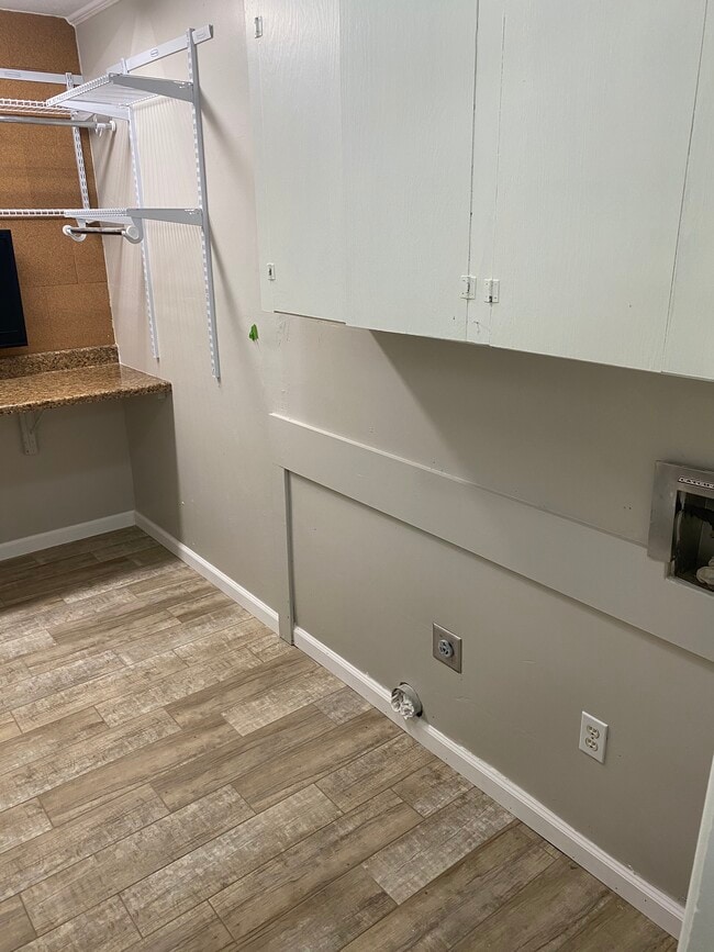 Photo - 4010 Honeysuckle Ln