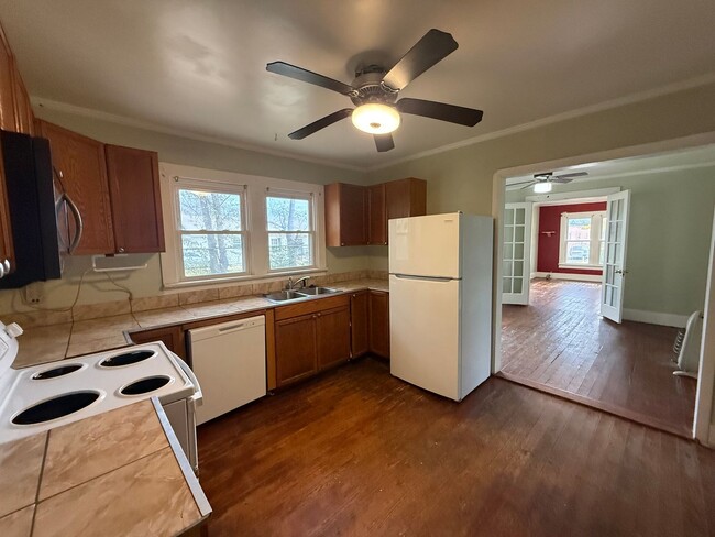 Photo - 1300 Aggie Rd