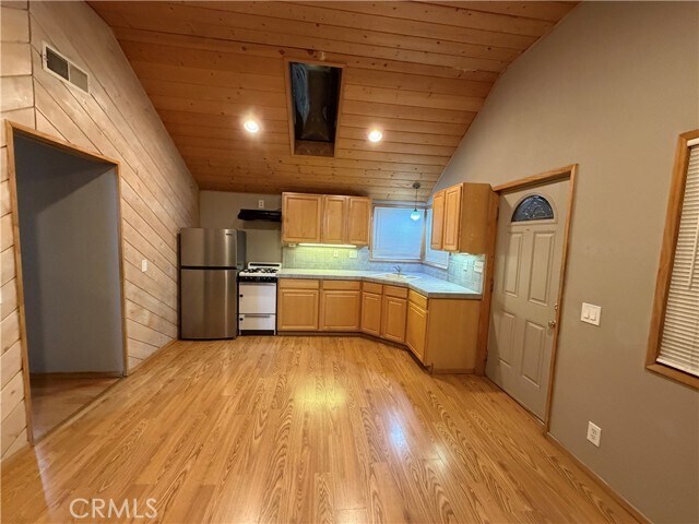 23348 S Village Ln