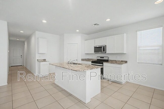Photo - 15543 W Desert Hollow Dr